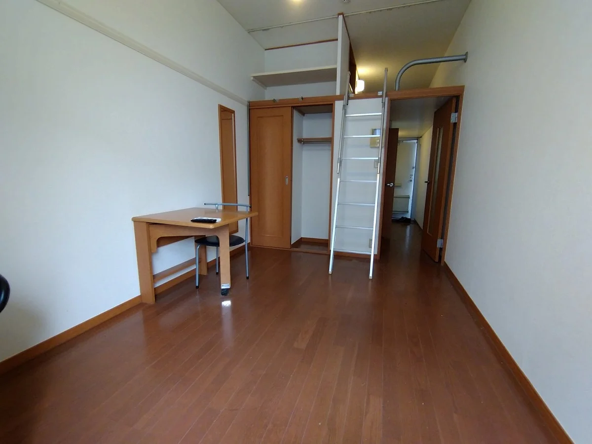 2階以上は絨毯仕様です。