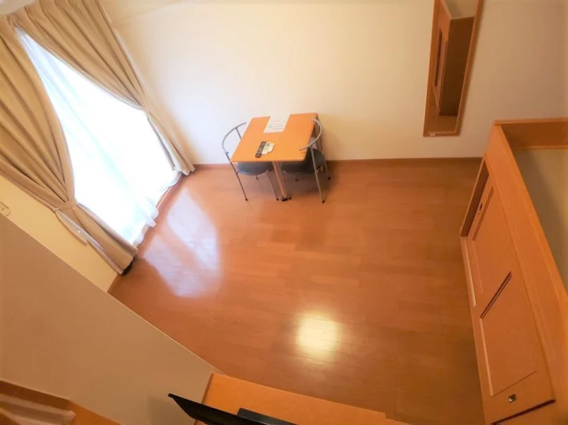 部屋を広々使える　折り畳み式テーブル