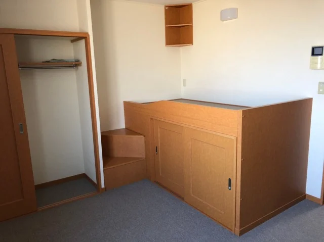 造付ベッドと収納です