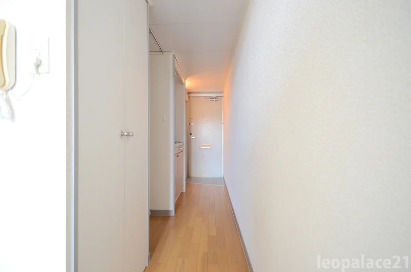 同シリーズの類似となります。現況を優先致します。