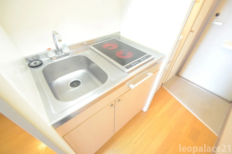 同シリーズの類似となります。現況を優先致します。