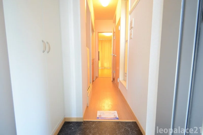 同シリーズの類似となります。現況を優先致します。