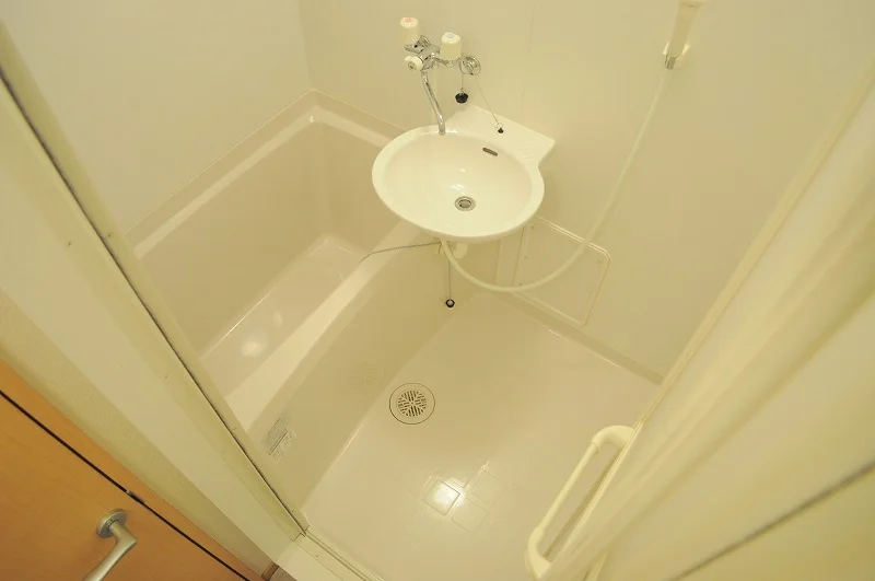 風呂トイレ別のため、ゆっくりと湯船につかれます！