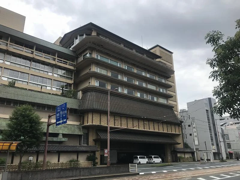 城西館まで2180メートル（徒歩28分）