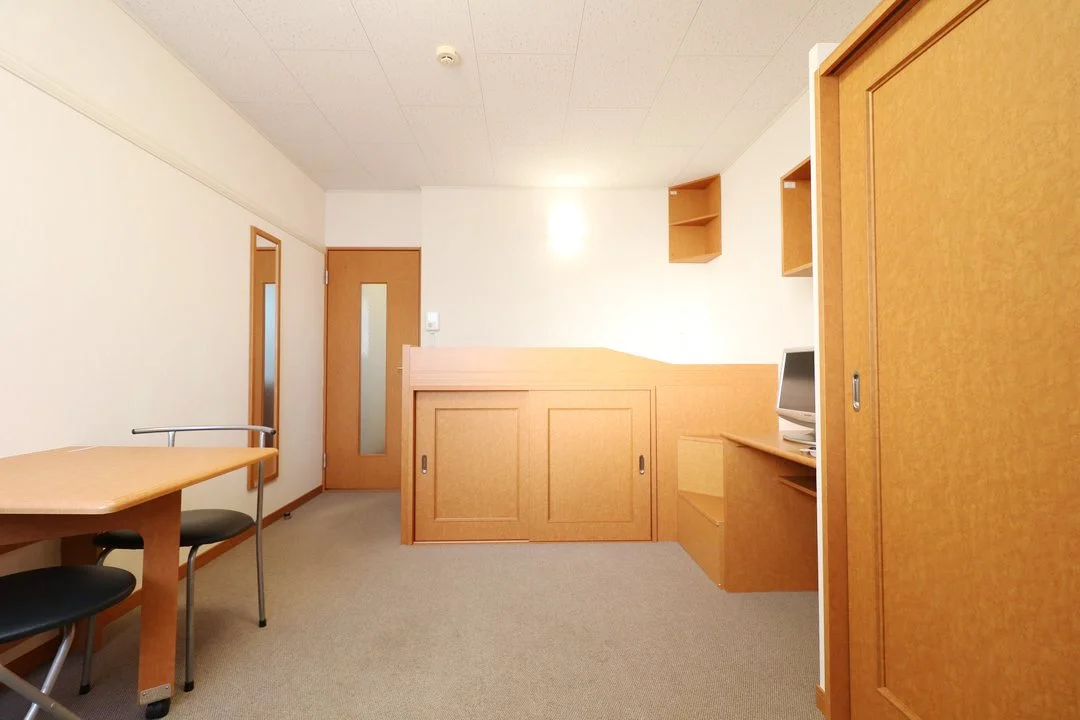 ベッド下に収納スペースあり！荷物が多くても十分に収まります！