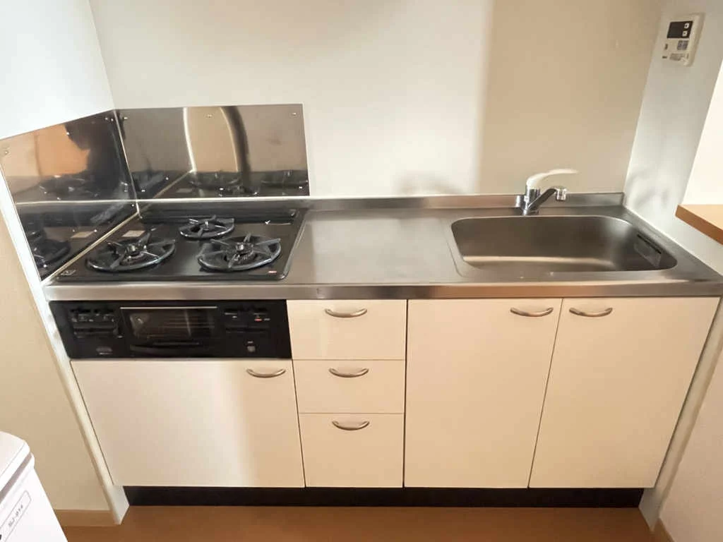 実際のお部屋と異なる場合がございます。