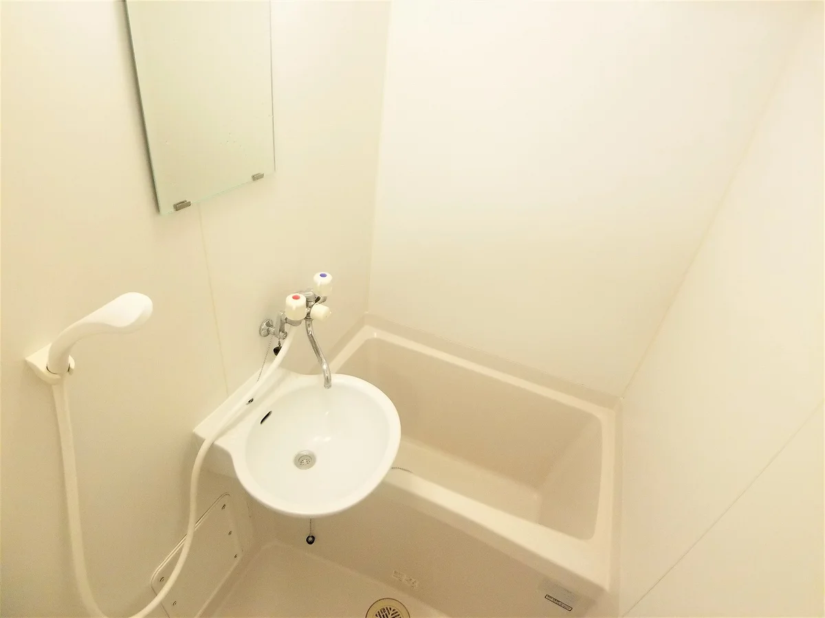 設備・使用は号室により異なる為、現況を優先致します。