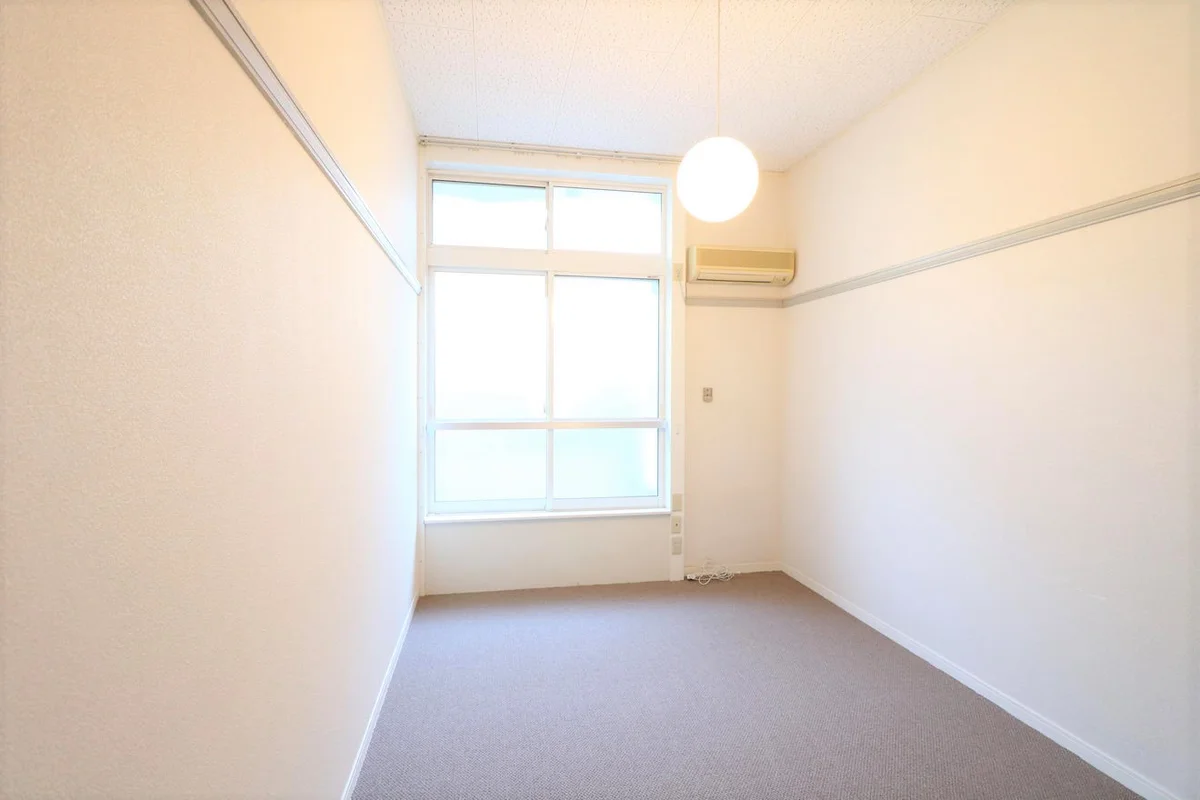 （※一部の号室で家具家電なし）１Ｆ・２Ｆ絨毯仕様