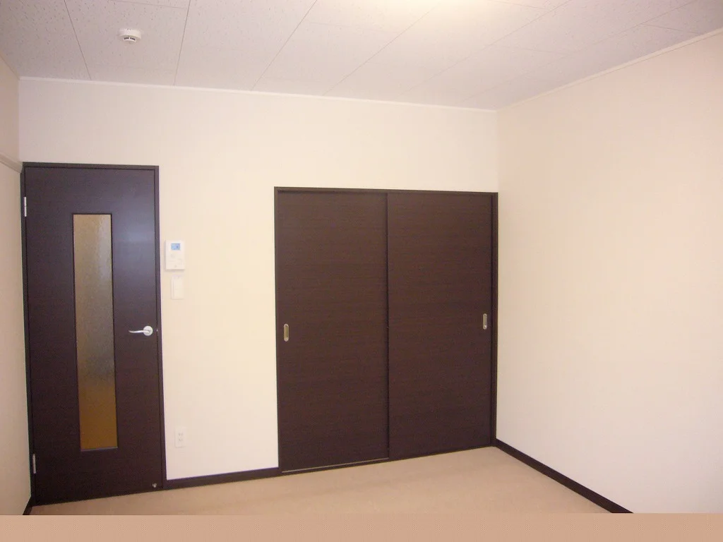 内装はこんな感じです。