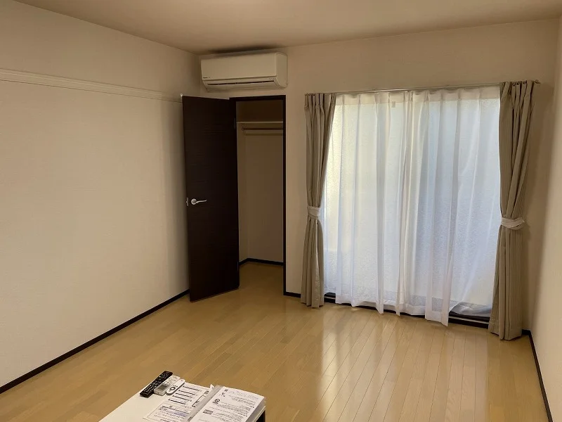 窓側