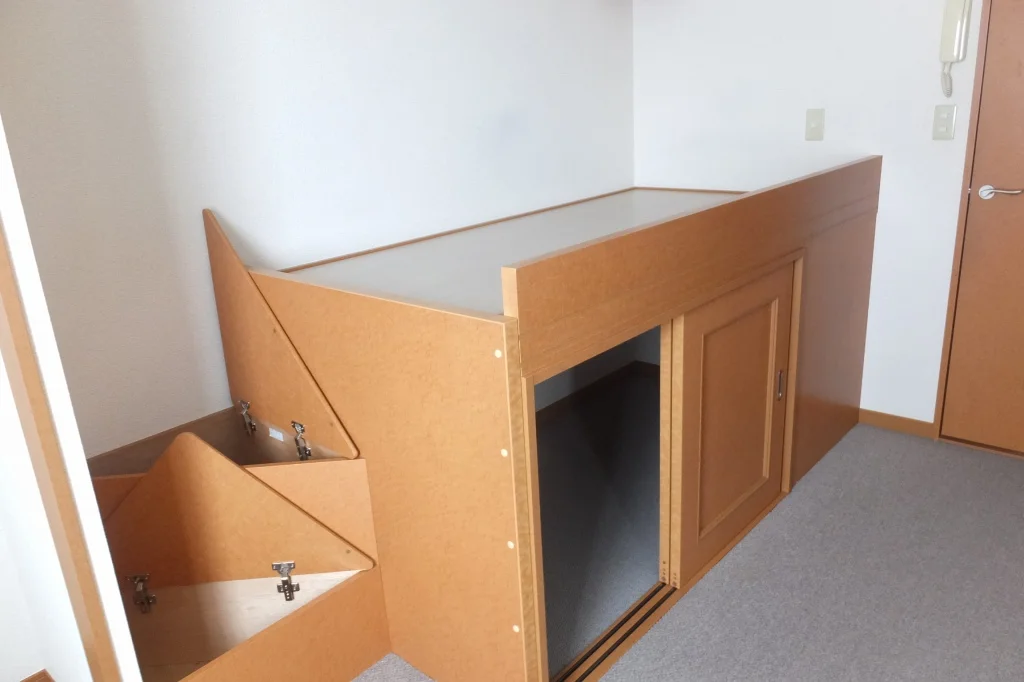 ベット下大型収納付き