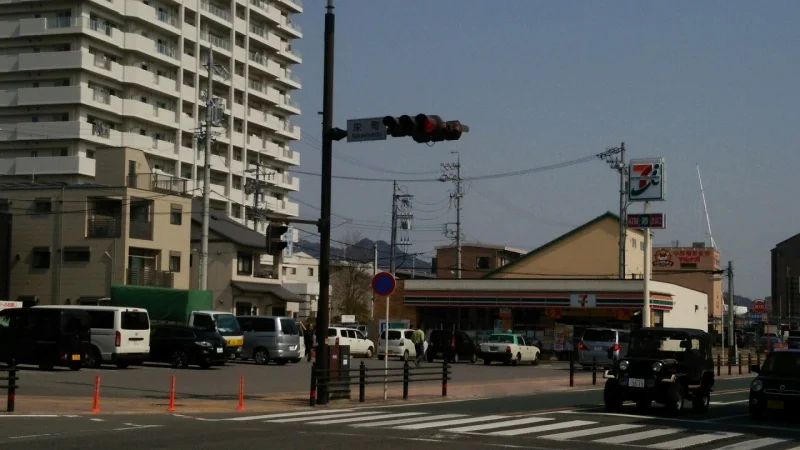 物件より　約380m（徒歩5分）