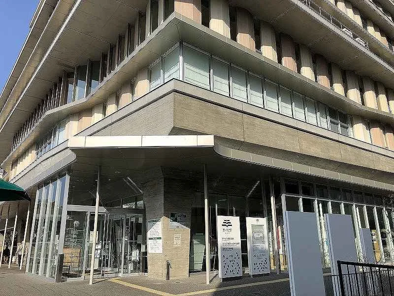 オーテピア（図書館）まで1030メートル（徒歩13分）