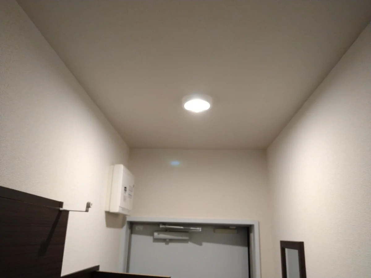 玄関照明（自動センサー付き）