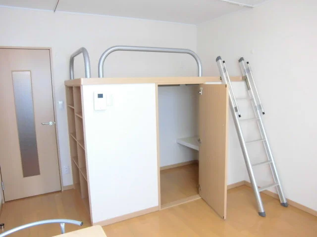 上段はベッドになります。