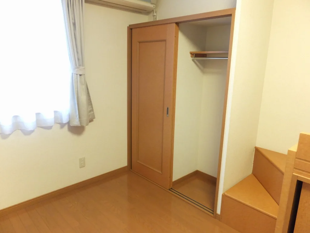 1階はフローリング、2階はじゅうたんです。