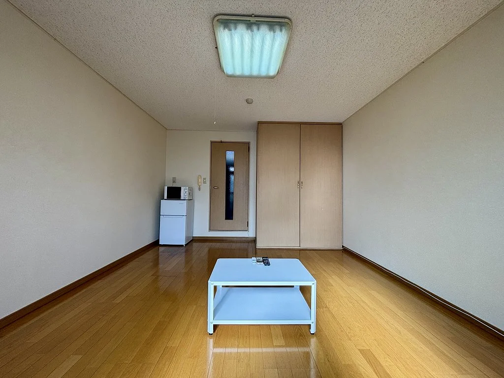 ２階　部屋（家具家電有）