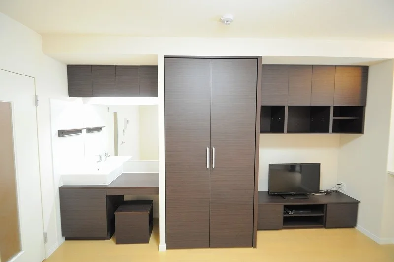 お部屋によって壁の色が違う場合がございます。