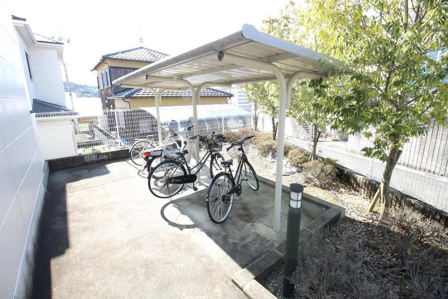 駐輪スペースも有ります♪