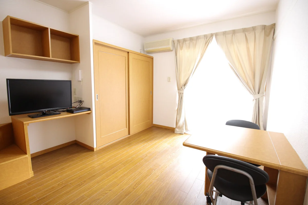 全室南向きの窓で、明るい陽ざしが差し込みます♪