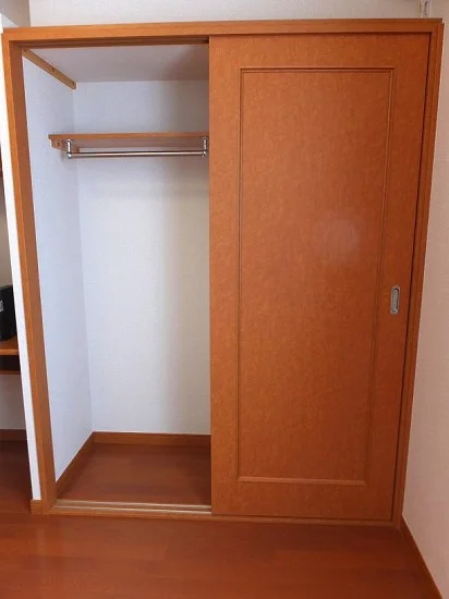 荷物がたっぷり入るクローゼットです！