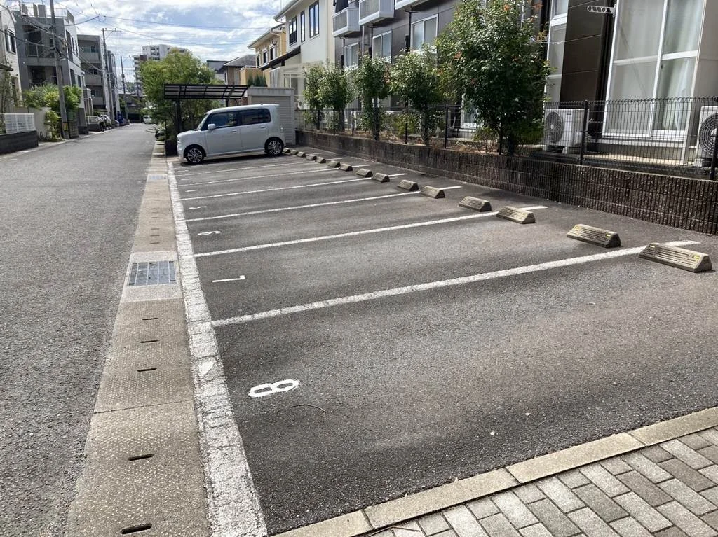 設備・仕様は号室により異なる為現況を優先致します。