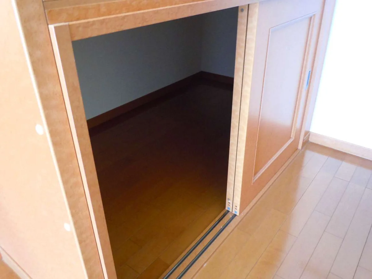 ベッド下収納