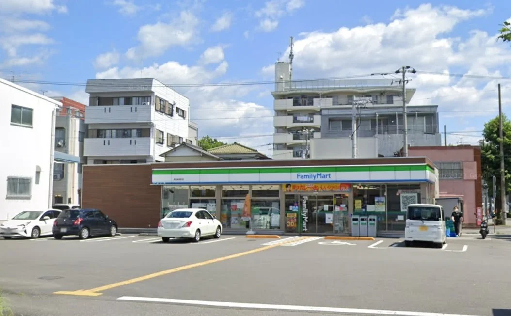 ファミリーマート稲荷町店まで180m(徒歩2分)