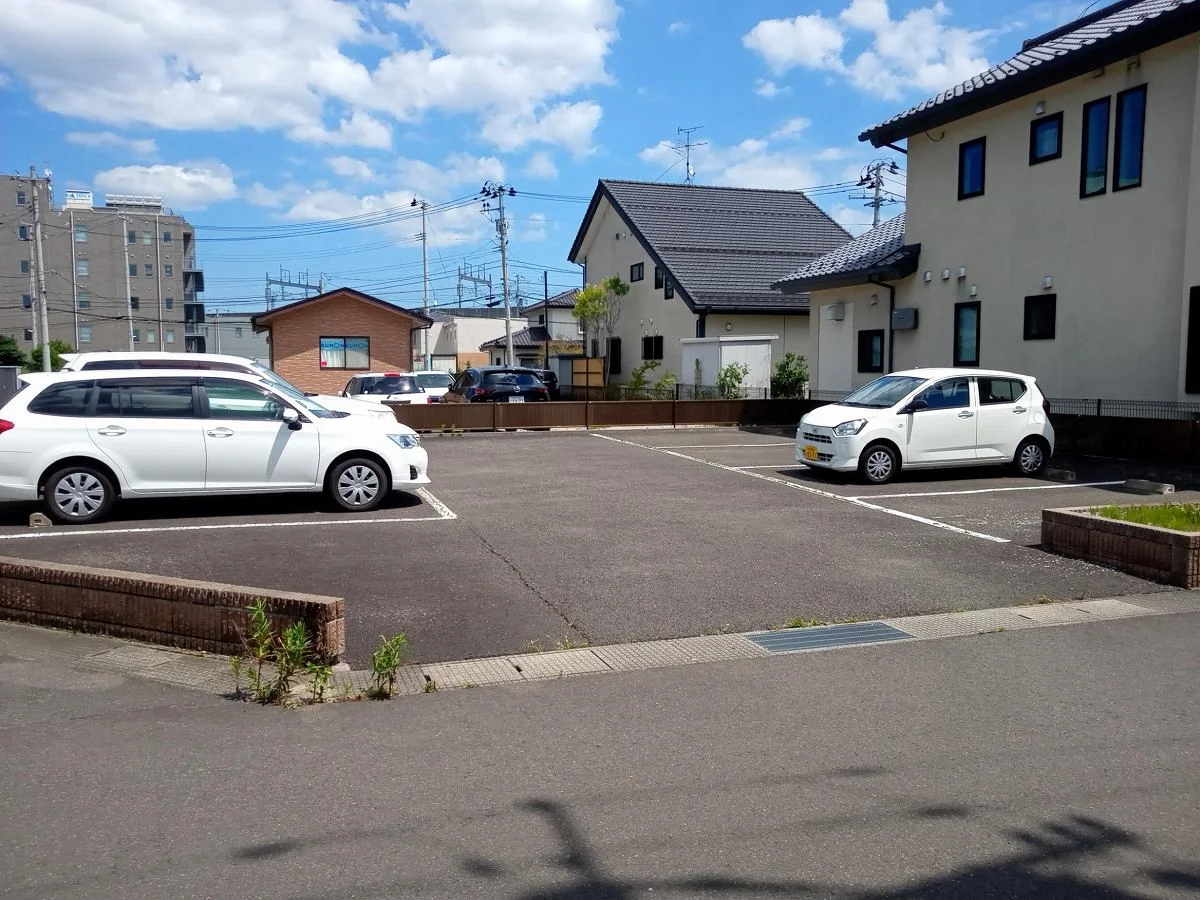 敷地外駐車場　徒歩1分