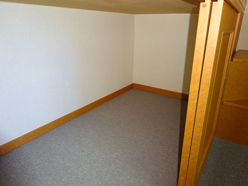 ベッド下の収納スペースです。