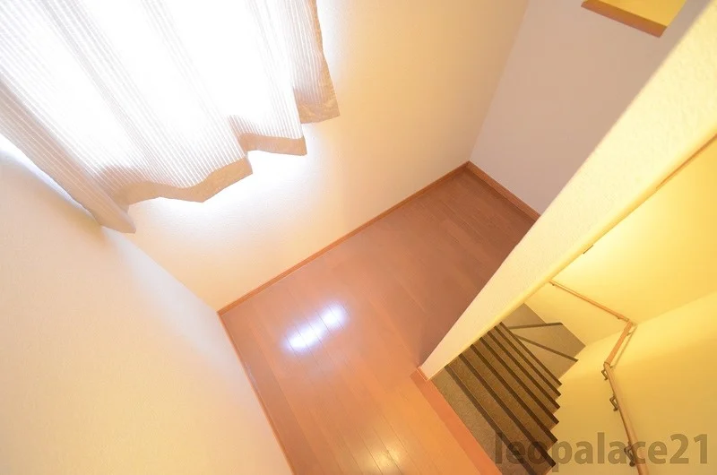 同シリーズの類似となります。現況を優先致します。