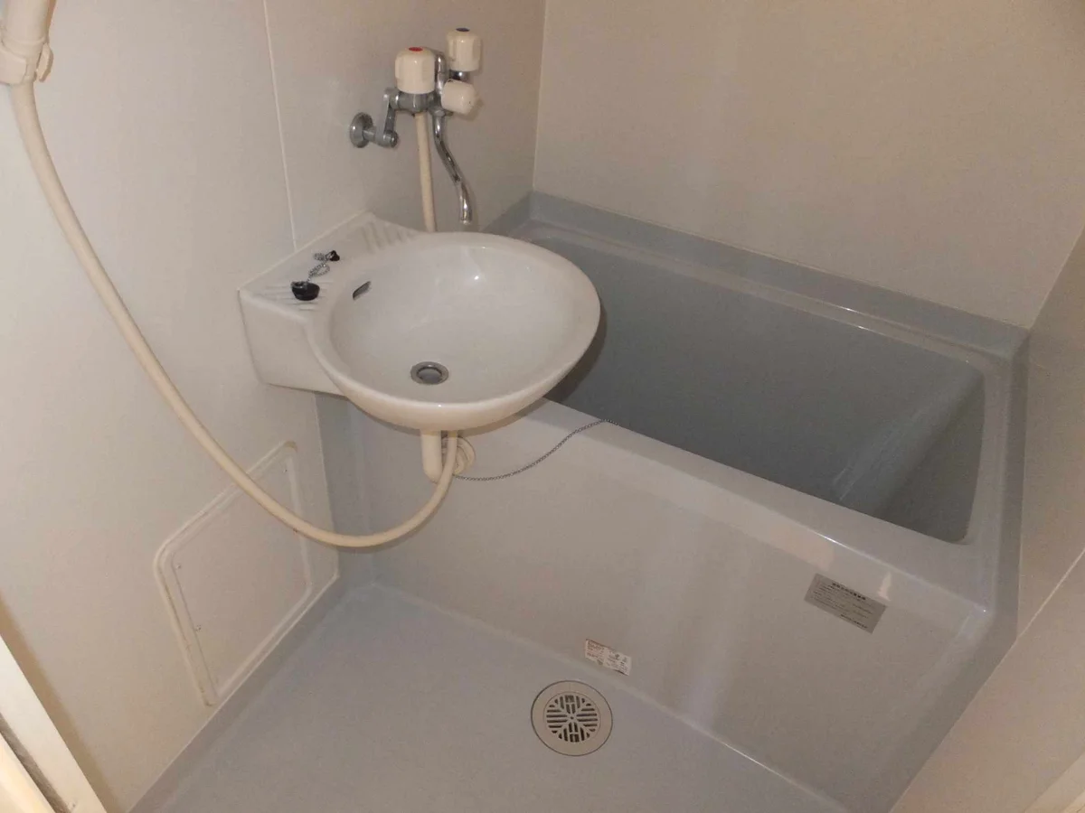 雨の日などの室内干しに便利な浴室乾燥機付き