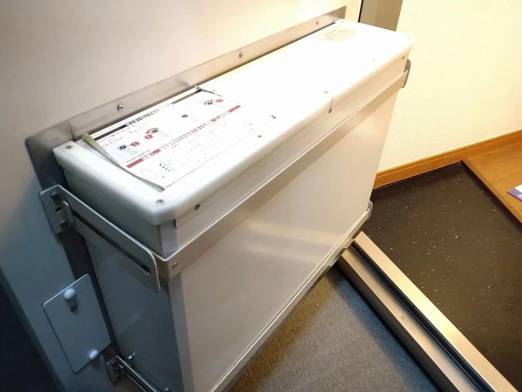 玄関扉に宅配ボックス設置