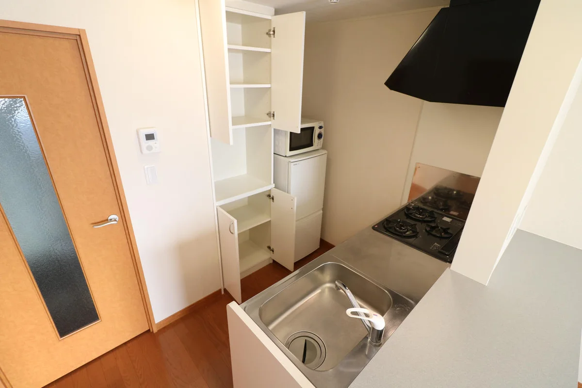 収納豊富なキッチン周りで快適に料理を楽しめます！