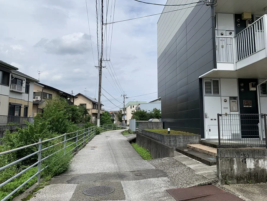 物件前一方通行道路