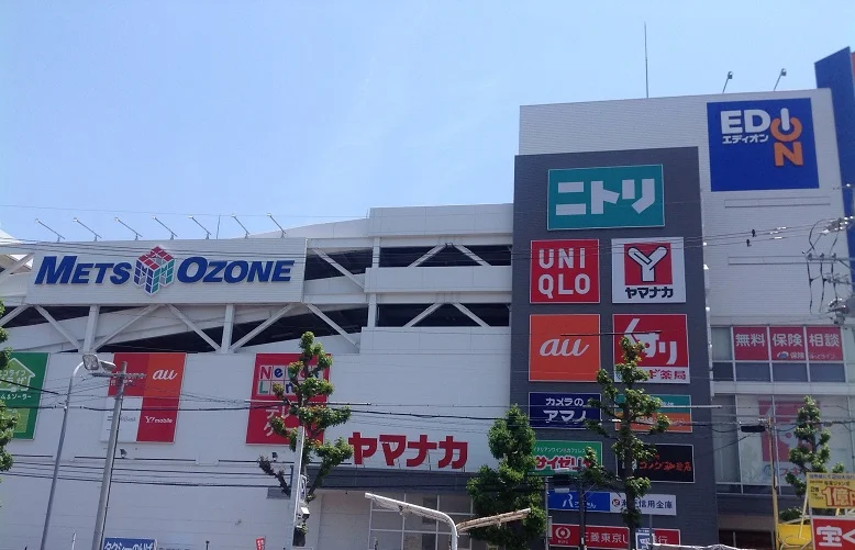 複合商業施設まで自転車で楽々。