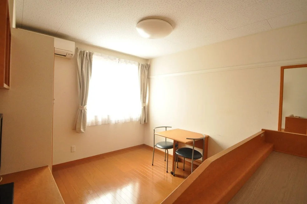 開放的な窓があり明るい空間です