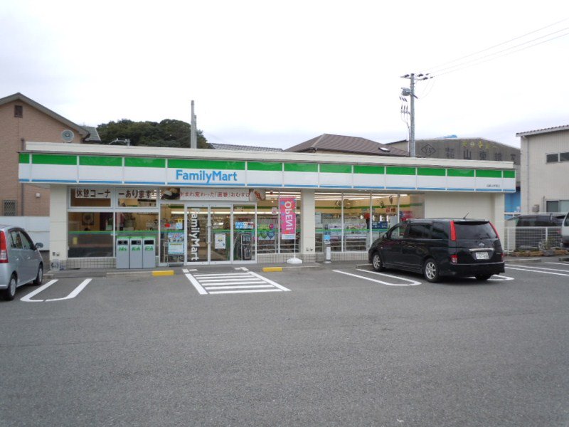 コンビニ　物件から630m、徒歩8分