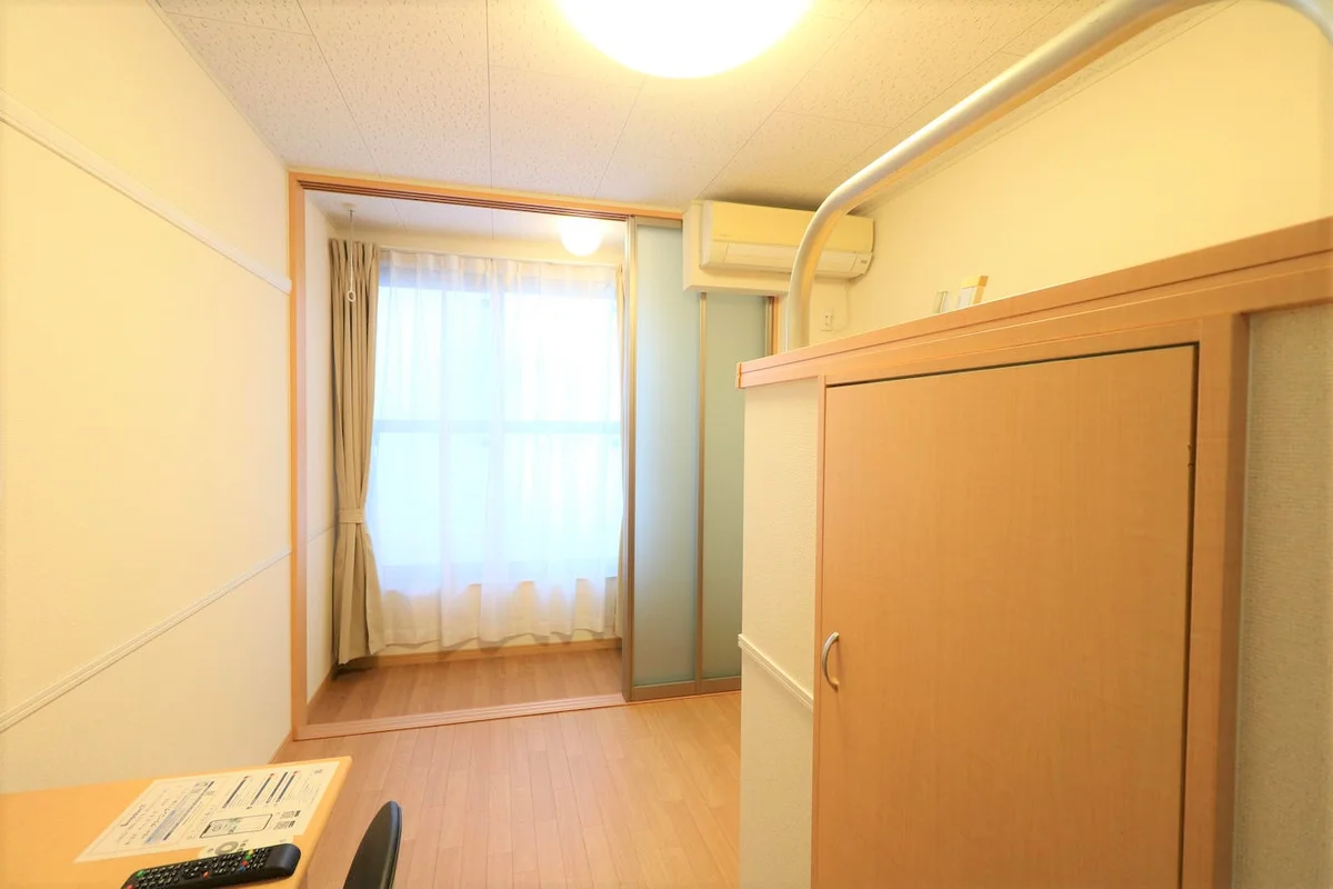 屋内型バルコニー（Sコート）付きなので洗濯を干すのに女性でも安心