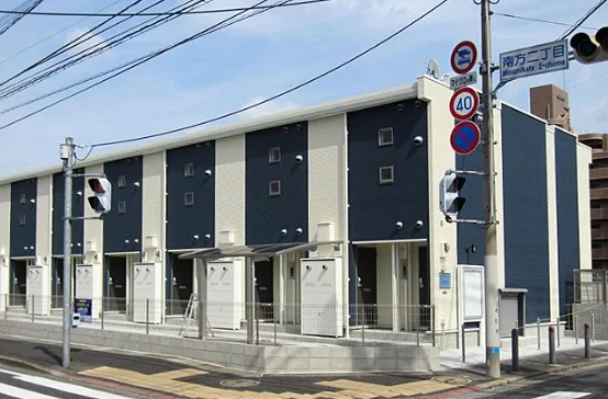 共用部分は清掃業者が清掃しております。