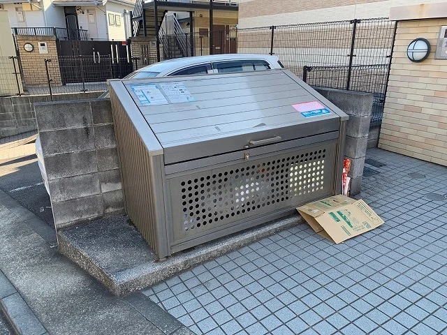 ダストボックス