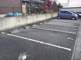 敷地内