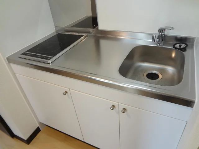 広々としたキッチンスペース。キッチン下収納が豊富。