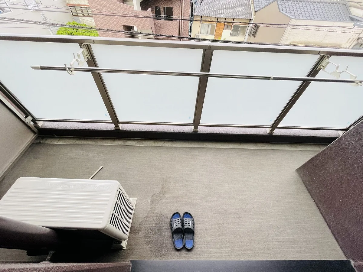 洗濯竿・スリッパ備え付☆入居中洗濯もできるので、コインランドリーに行かなくても大丈夫☆☆