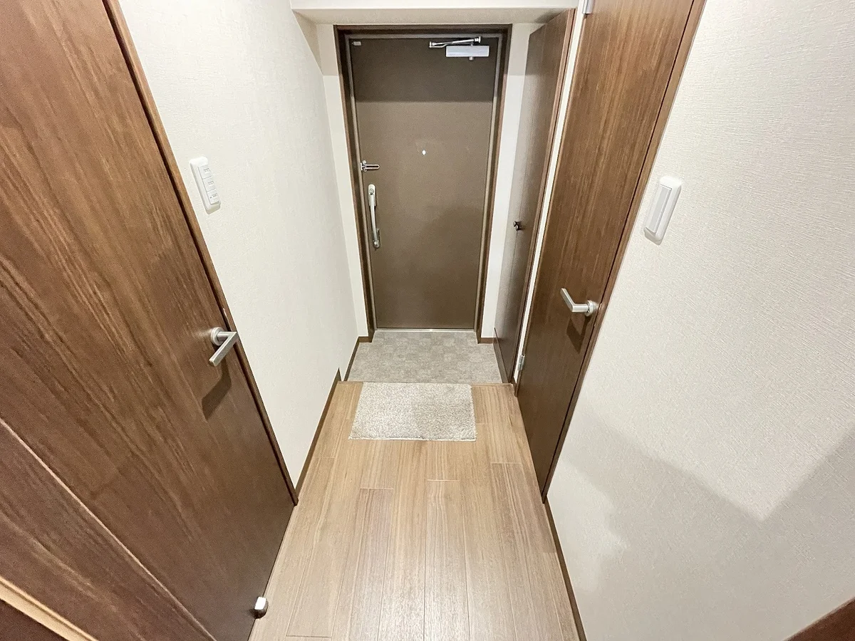 玄関にはシューズBOXがございますので毎回片づけていただき、常に清潔な空間を保っていただくことが可能です♪