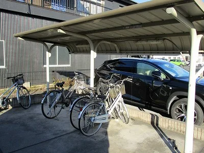 屋根付き駐輪場です。