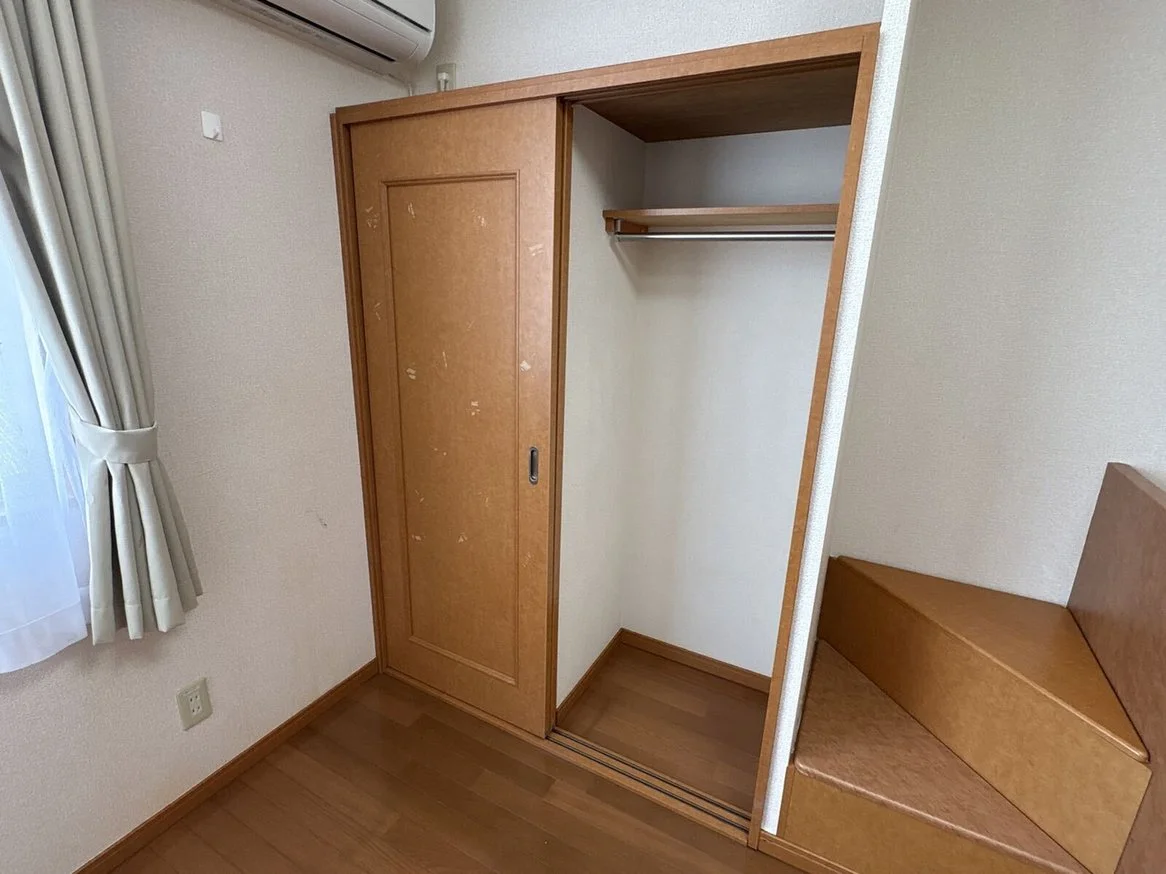 1階はフローリング、2階はじゅうたんです。