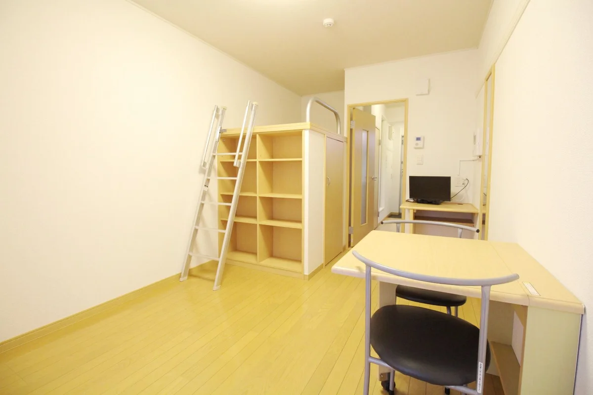 女性に人気があるハイベッド式のお部屋です♪