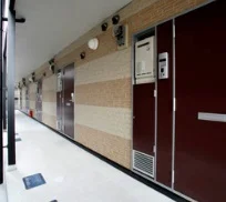 共用部分は清掃業者が清掃しています。