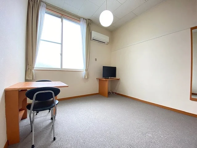 お部屋によって絨毯の種類・家電のメーカー等が異なります